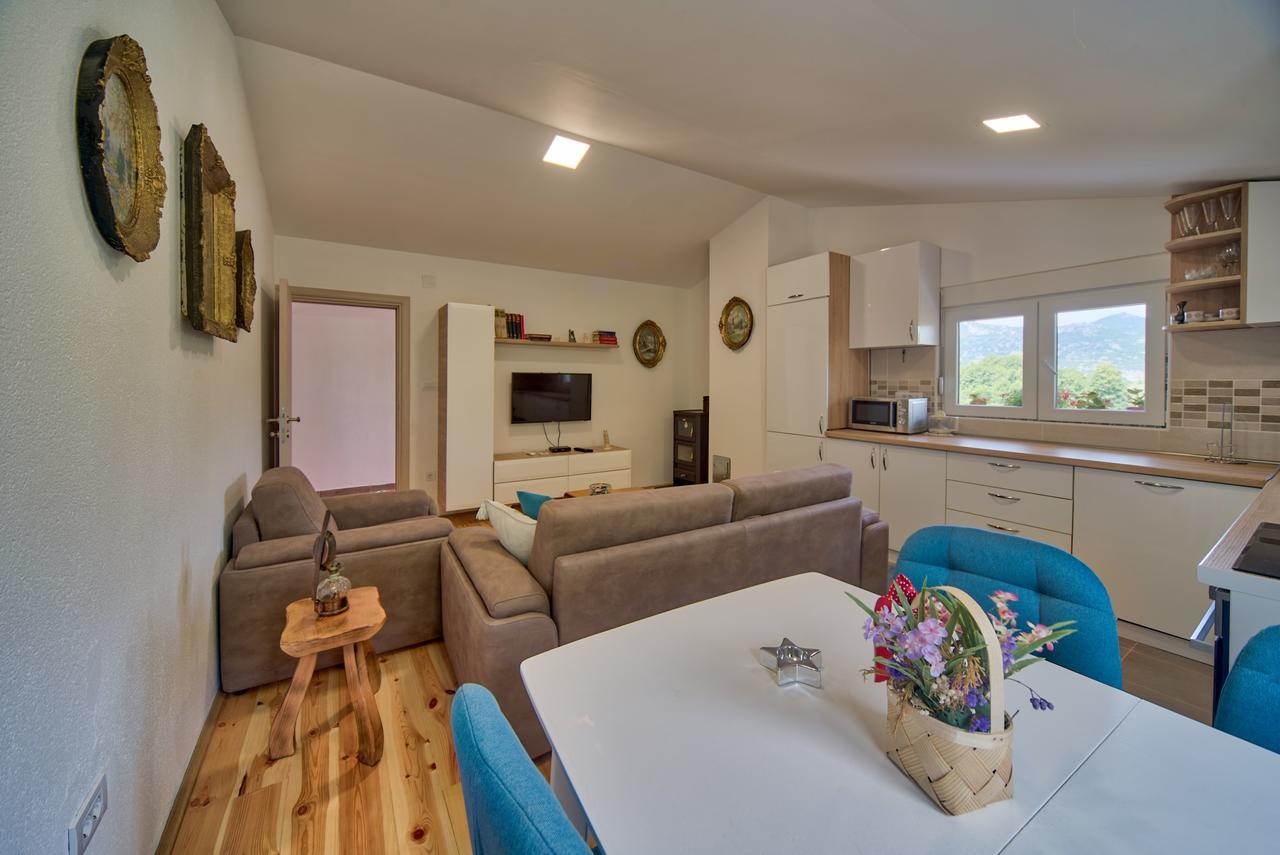 Villa Semeder Virpazar Ngoại thất bức ảnh