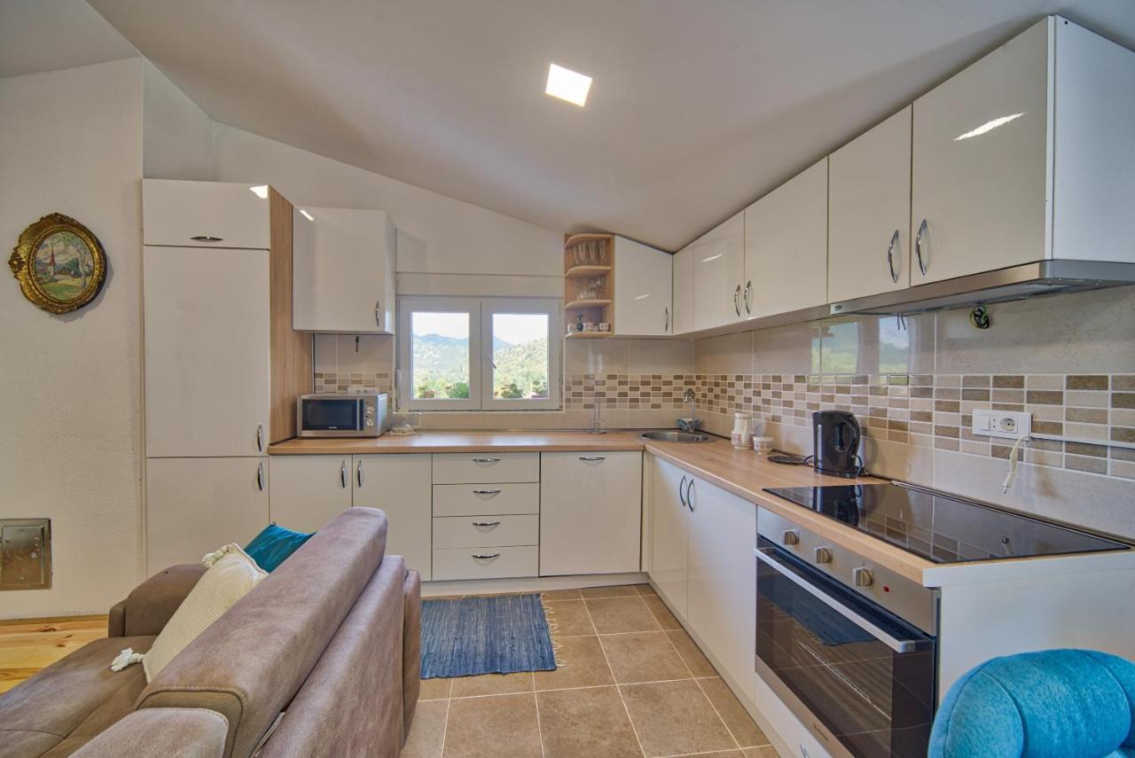Villa Semeder Virpazar Ngoại thất bức ảnh